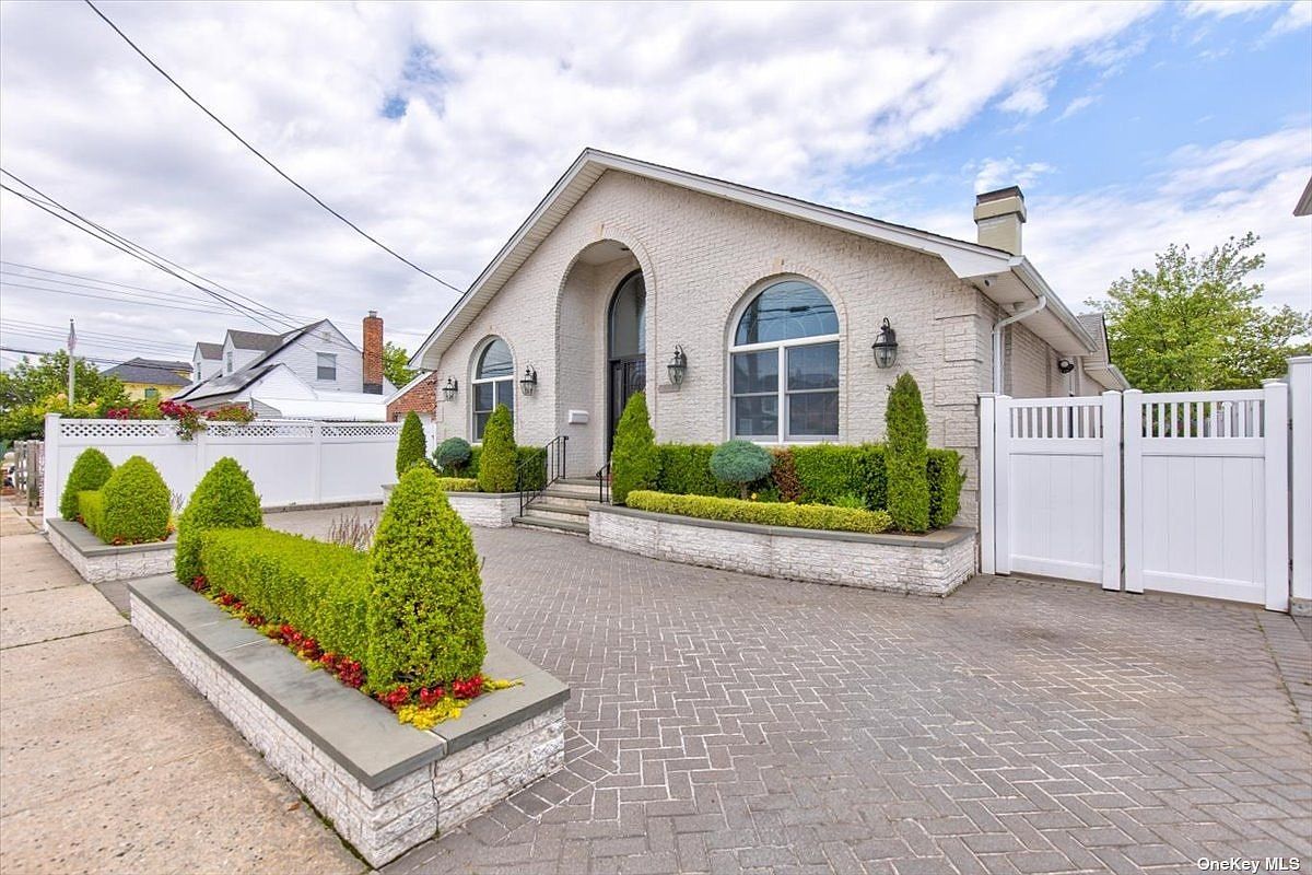 15711 89th Street, Howard Beach, NY 11414 Zillow