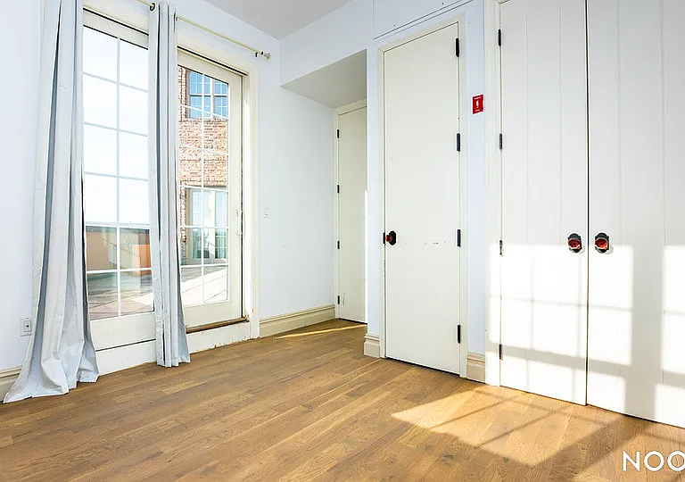 1359 Myrtle Ave #4R — Photo 6