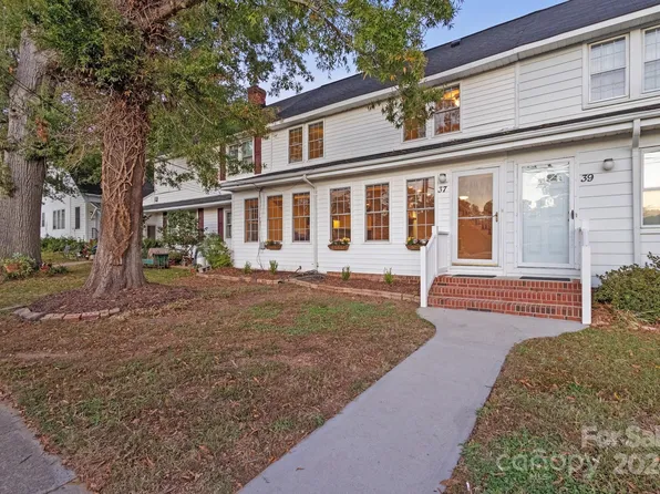 37 Boyden St, Badin, NC 28009