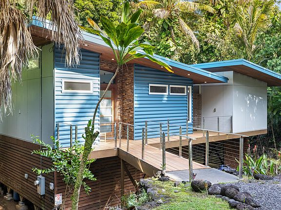 3rd image of 12-7235 Mauka Nui St