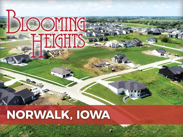 2340 Green Leaf Cir, Norwalk, IA 50211