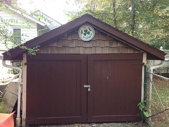 2nd image of 303 Lincoln Ave