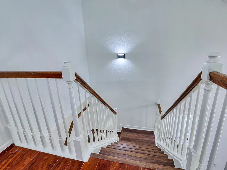 2931 Great Lakes Ave — Photo 14