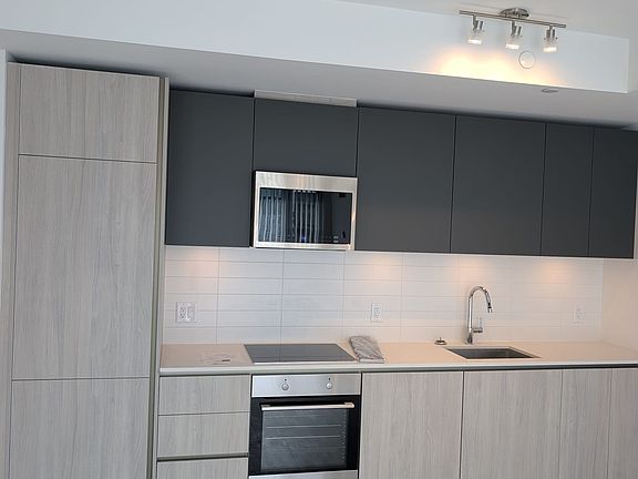 2nd image of 28 Widmer St #Lph29