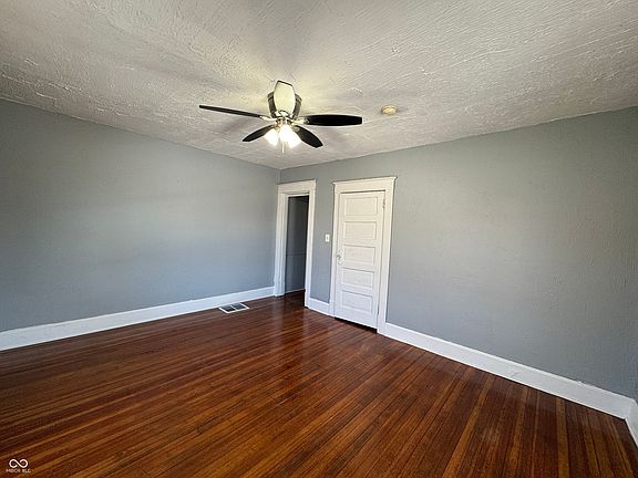 3rd image of 1515 E Michigan St