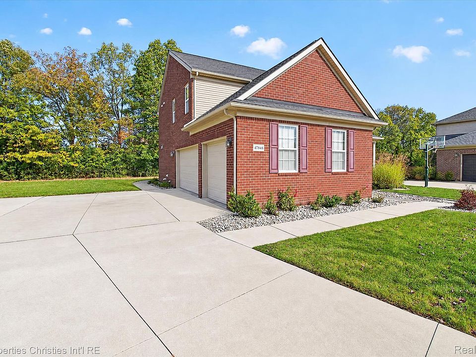 47848 Lindenhurst Blvd, photo 2