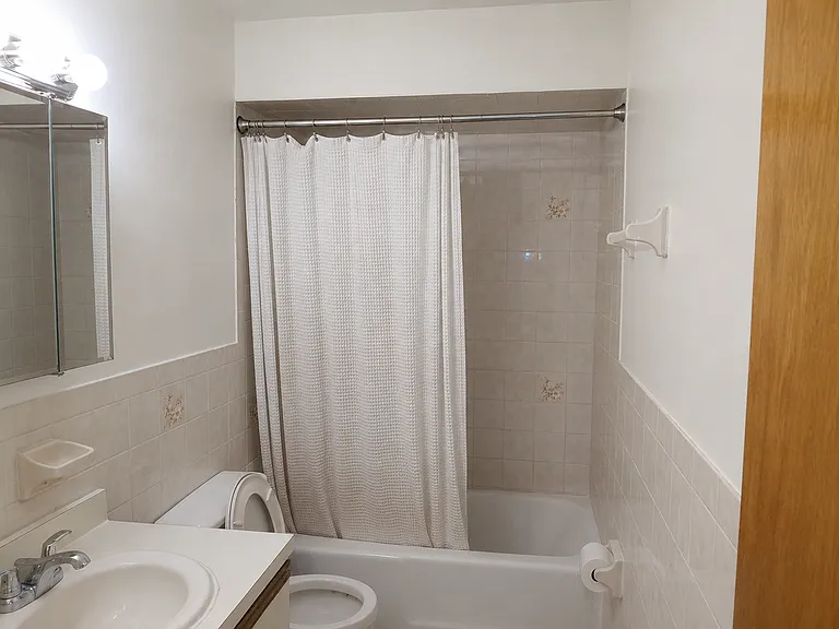 4652 Bedford Ave #3 — Photo 9