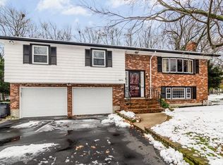 18 Flintlock Ln, Dedham, MA 02026
