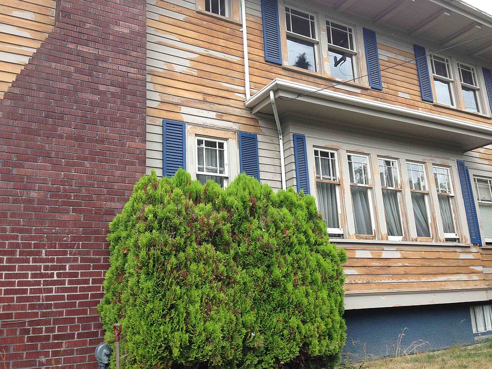 2nd image of 3316 NE 60th St