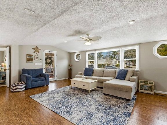 4th image of 907 Horne Ave.