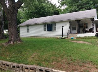 609 S Cedar St, Nevada, MO 64772