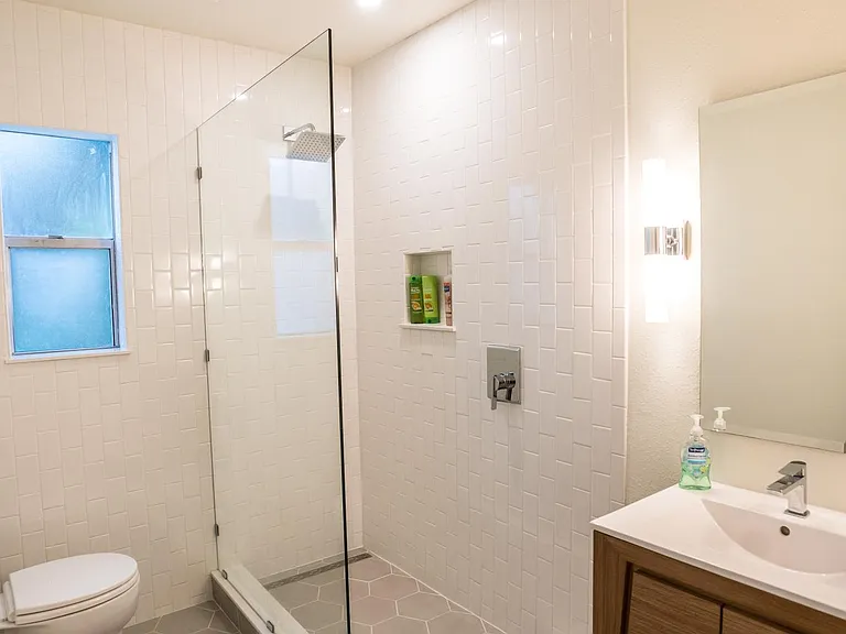 2160 Riverside Ave #2 — Photo 5