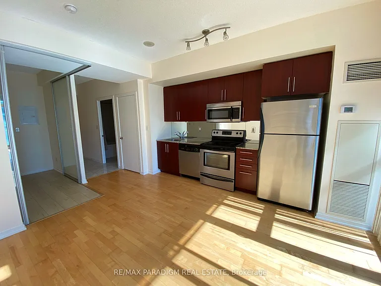 65 Bremner Blvd #3204 — Photo 6