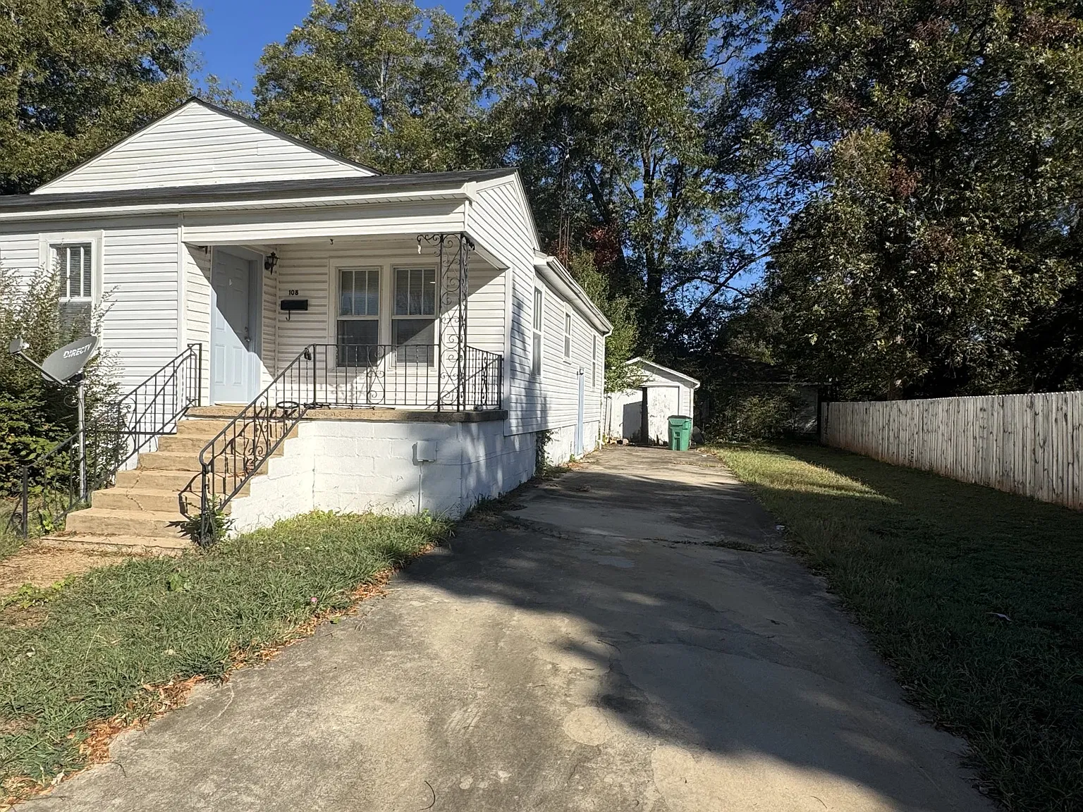 3 bed, 1100 sqft, $1,325 — Photo 2