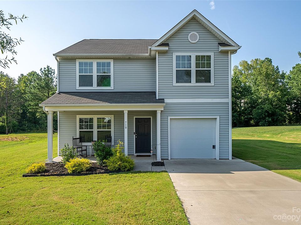 1st image of 710 Yorkshire Dr
