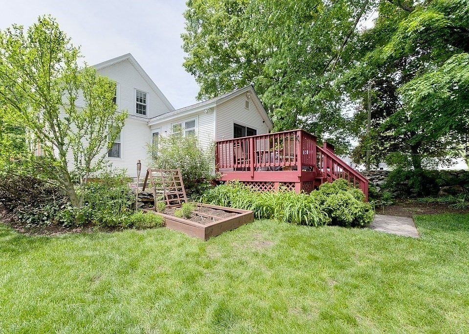 42 N Main St, Belchertown, MA 01007 Zillow