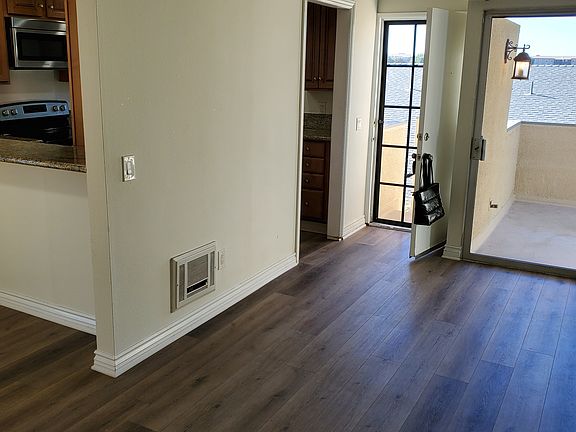 4th image of 725 Domingo Dr APT 10