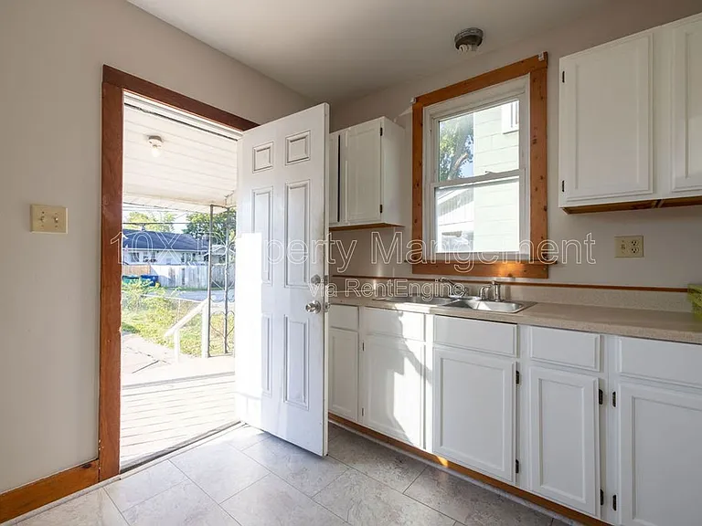 2743 Steele Ave — Photo 12