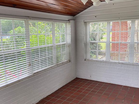2nd image of 234 Woodrow St