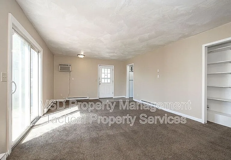 374 E 232nd St — Photo 17