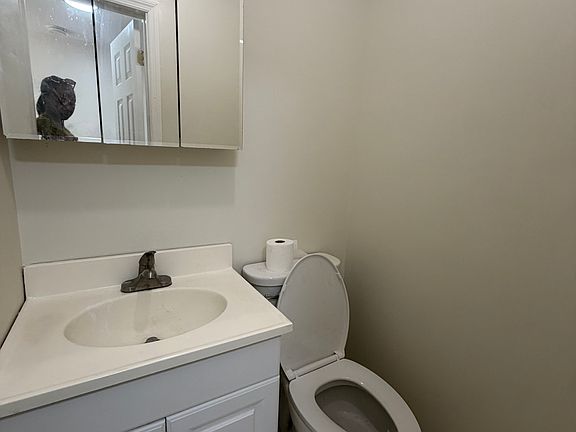 5th image of 70 Elm St Floor 2