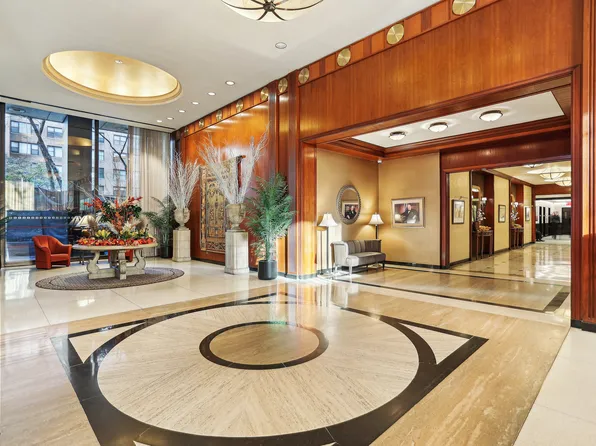 300 East 40th Street 6X image 16 of 16