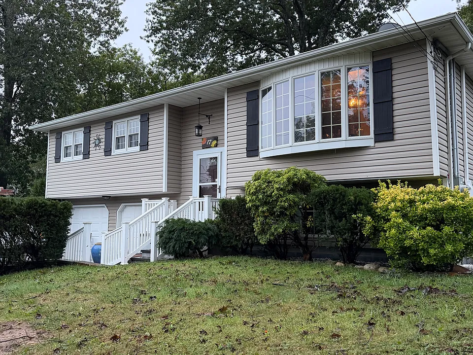 17 Joyce Dr