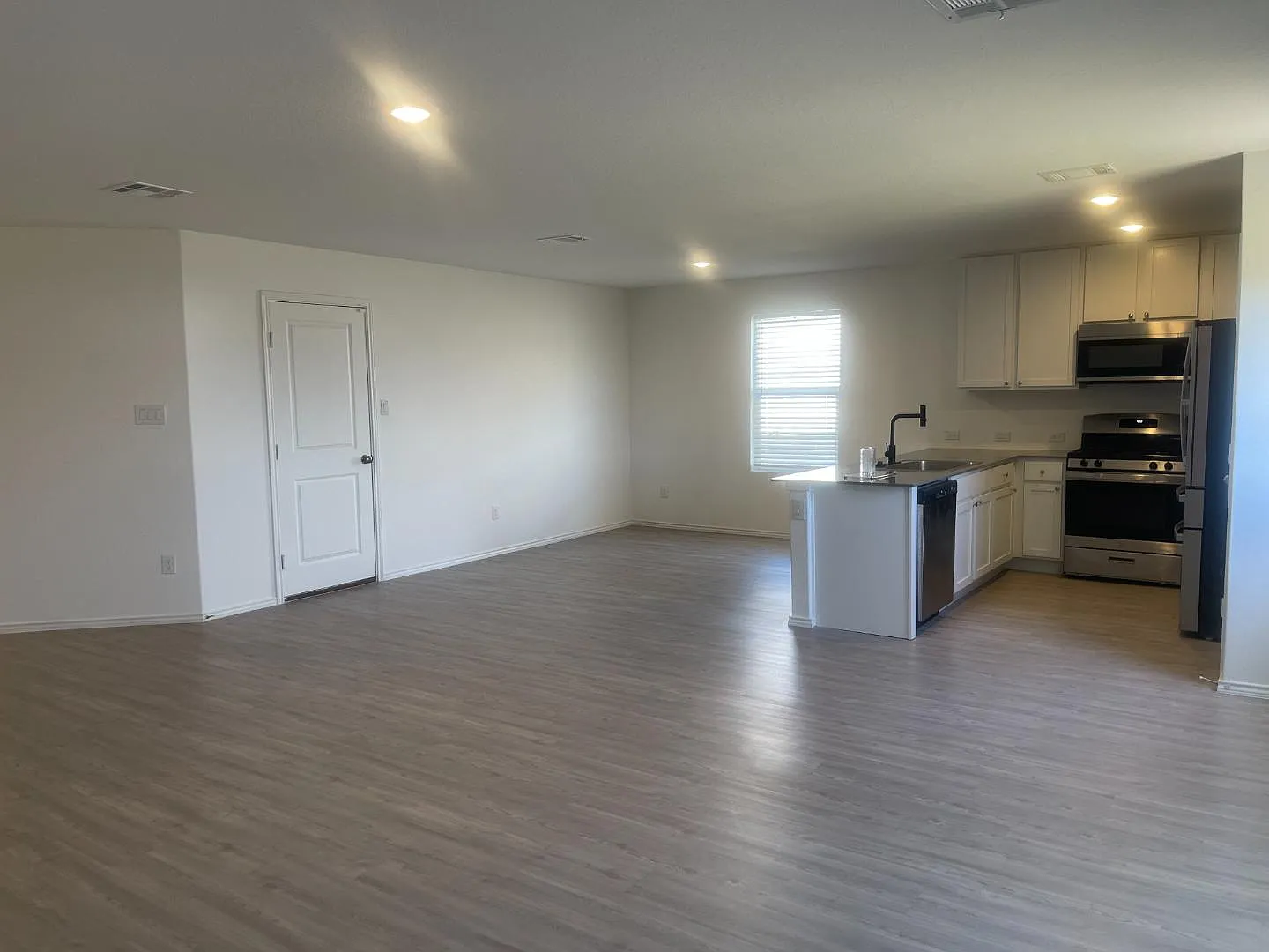 9118 Selene Pl — Photo 3