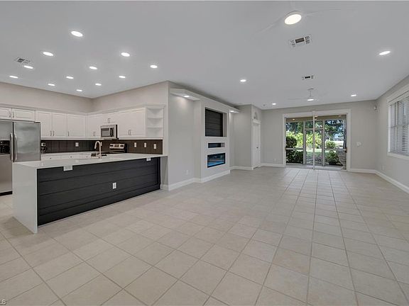 4th image of 2320 Carnaby CT