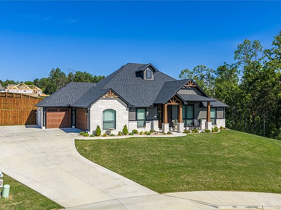 3rd image of 2809 Leonards Way