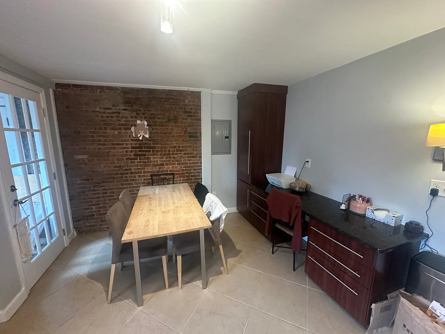 3 bed, 1100 sqft, $3,700 — Photo 1