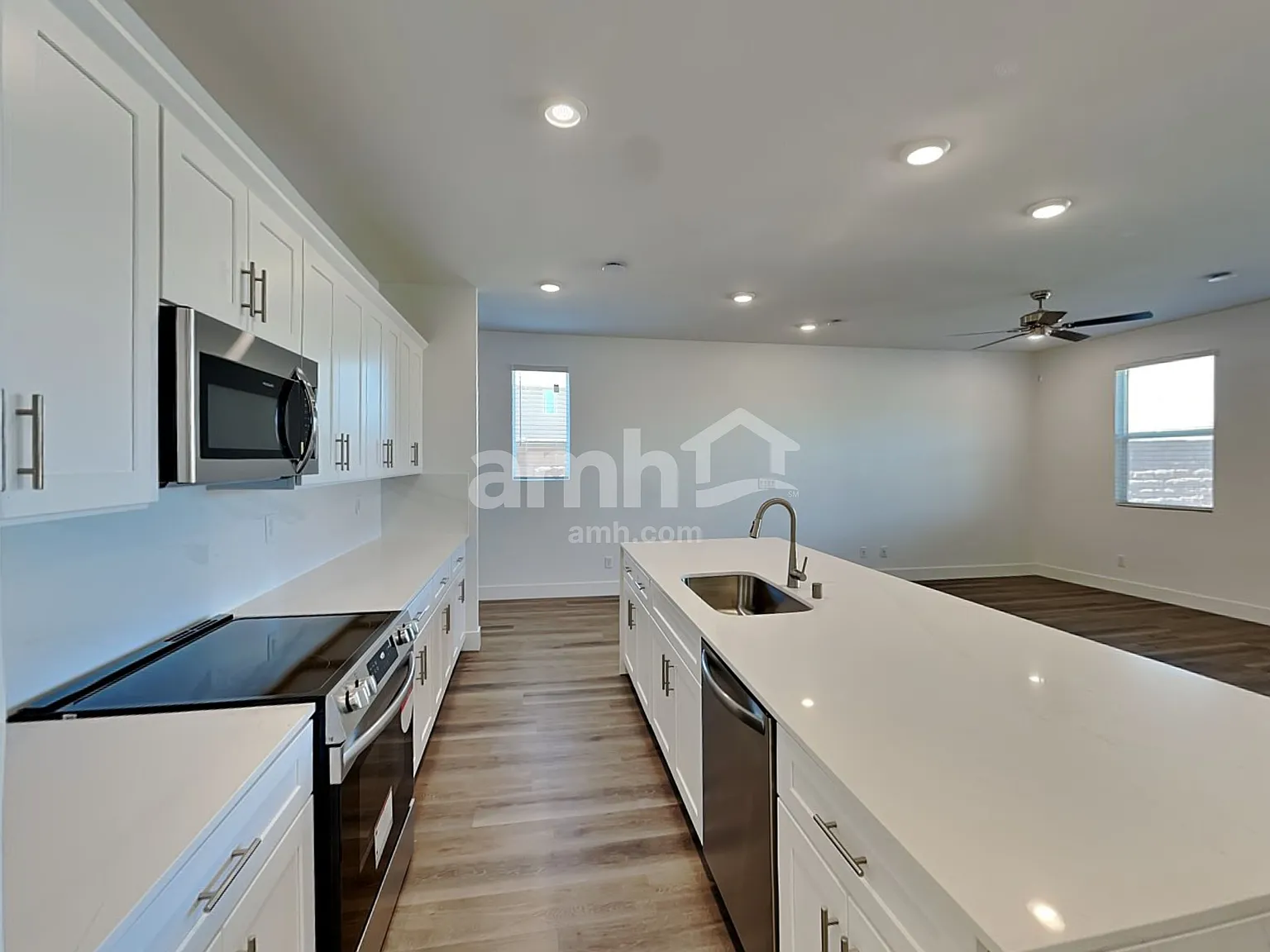 4 bed, 2.5 bath, 2144 sqft, $2,535 — Photo 3