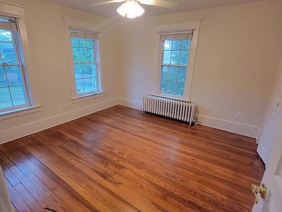 4th image of 208 Hume Ave