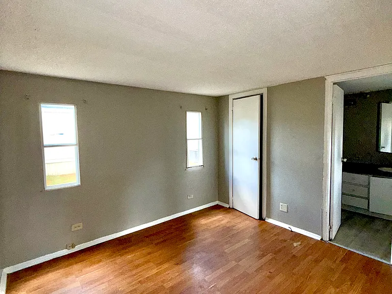106 Goddard Ln — Photo 5