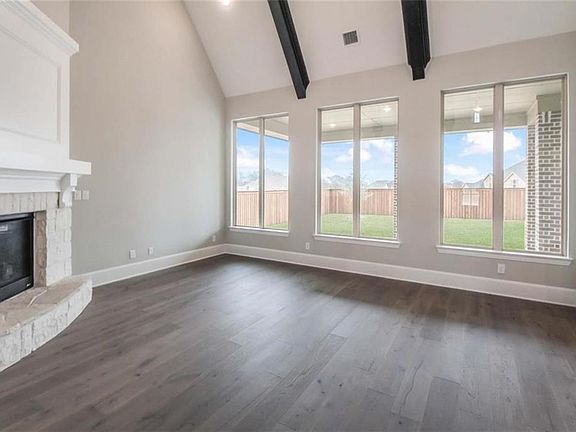5th image of 3391 Briarcliff Dr