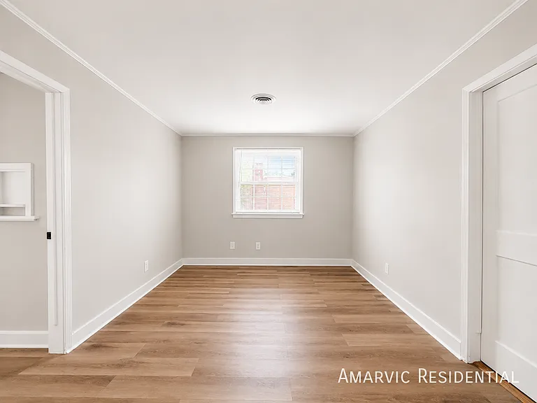 1107 College St #B — Photo 10