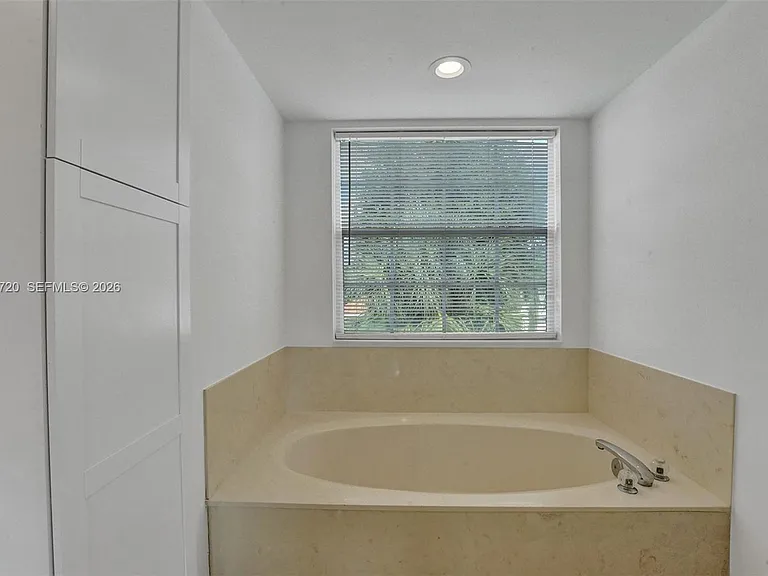 1224 Sussex St — Photo 31