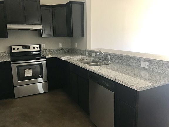 4th image of 404 Alabama Ave