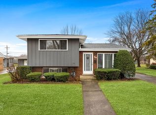 15W576 Victory Pkwy, Elmhurst, IL 60126