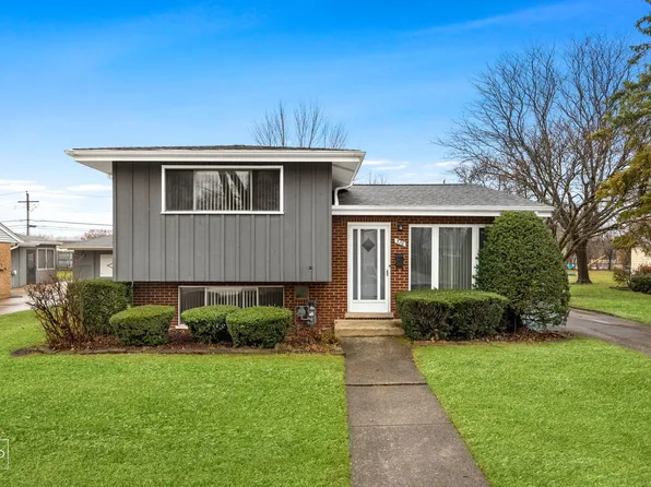 15W576 Victory Pkwy, Elmhurst, IL 60126