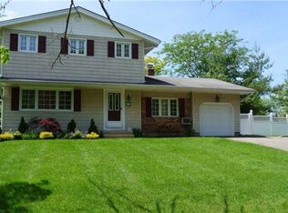 256 Mount Pleasant Rd, Hauppauge, NY 11788