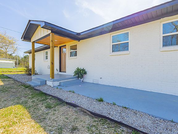 3rd image of 32 Manley Rd