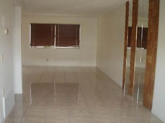 2nd image of 909 N Fig St APT E