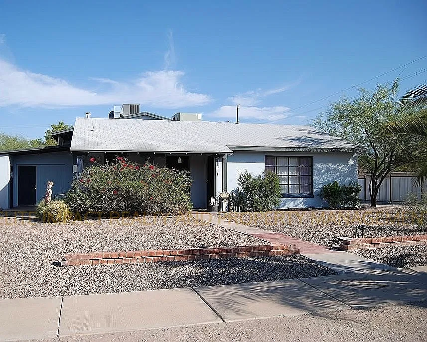 1817 E Lester St #4