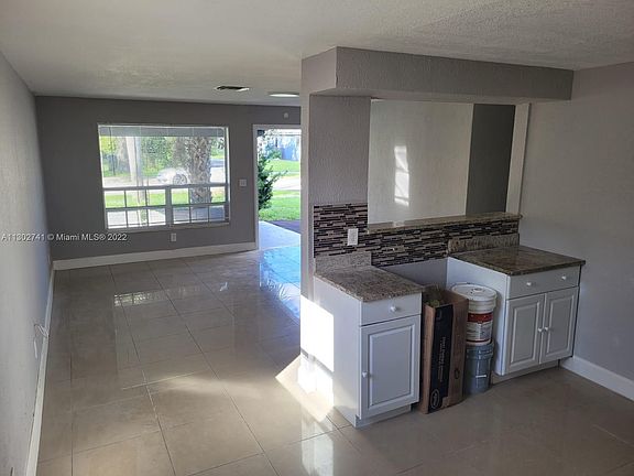 4th image of 2910 NW 20th St