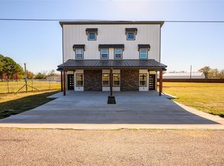 1304 Country Rd, Whitesboro, TX 76273