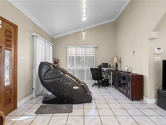 5th image of 3148 Magnolia Ave