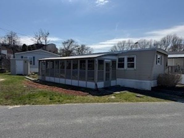 46 Kin's Ct, East Wareham, MA 02538