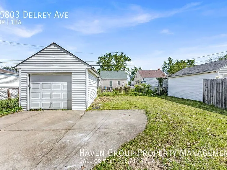 15803 Delrey Ave — Photo 22