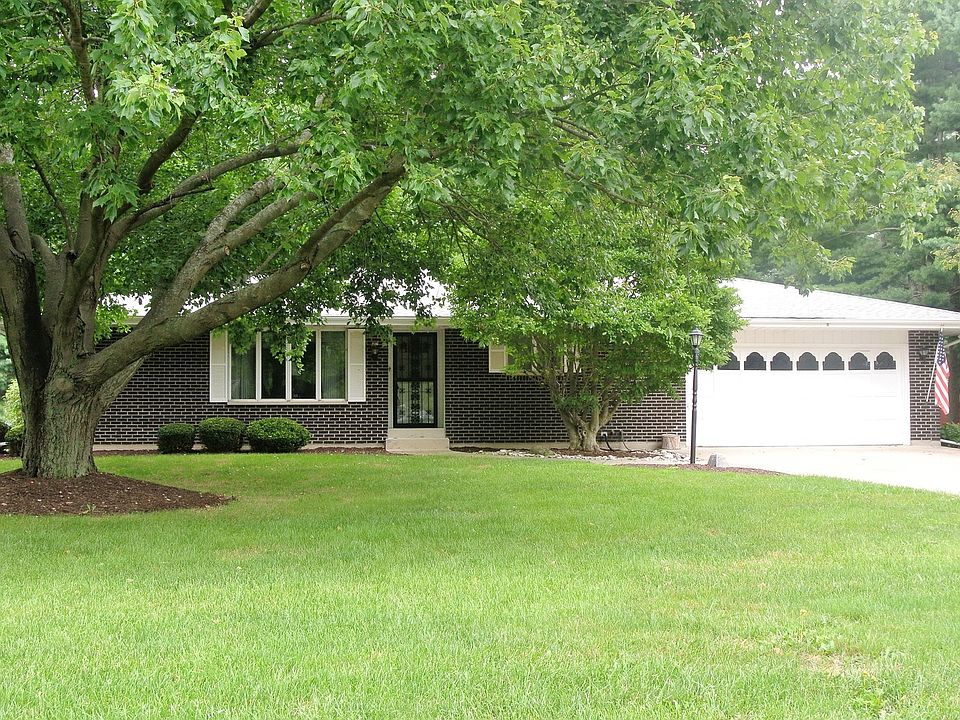 All brick one owner home. Well maintained and cared for.  3 bedrooms, 2 bathrooms, full partially finished basement, 2 car garage all on .69 acre.